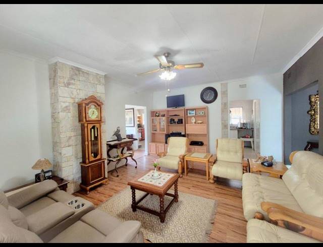 3 BEDROOM HOUSE FOR SALE IN FLORA GARDENS